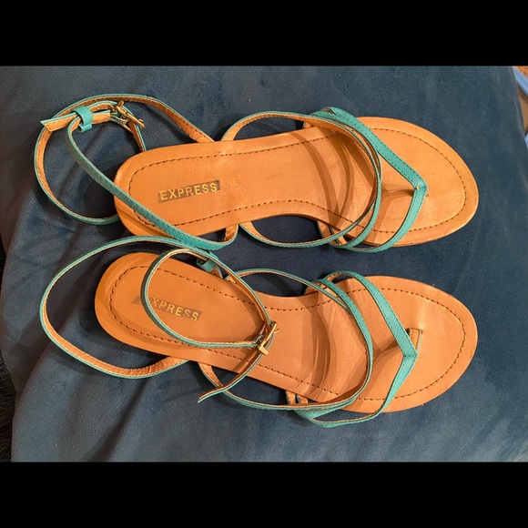 Sandals - Picture 3 of 4